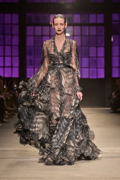 Look 23